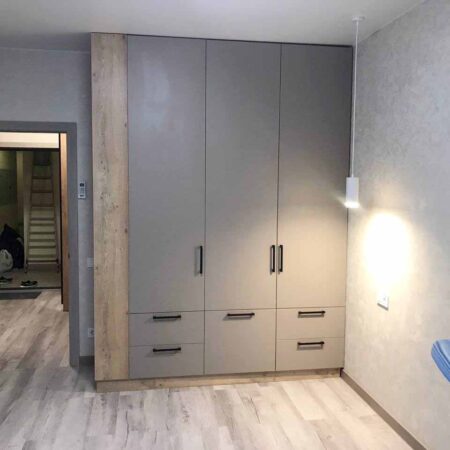 Шафа в кімнату Сіра